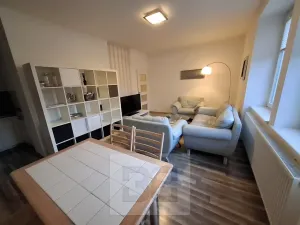 Pronájem bytu 2+kk, Hradec Králové, Střelecká, 65 m2