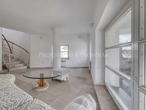 Prodej kanceláře, Křižanov, Benešovo náměstí, 530 m2