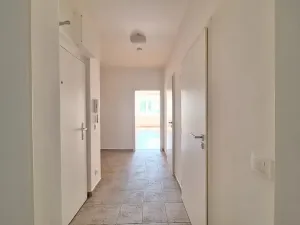 Pronájem bytu 1+1, Praha - Smíchov, Podbělohorská, 43 m2
