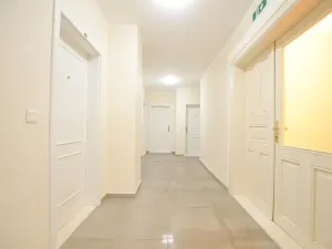 Pronájem bytu 1+kk, Praha - Vinohrady, Španělská, 28 m2