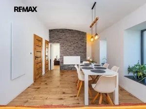 Prodej činžovního domu, Černuc, 330 m2