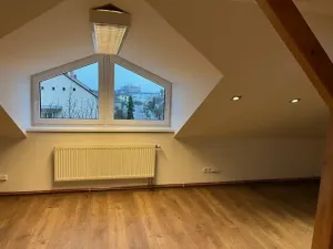 Pronájem bytu 2+1, Hradec Králové, Krunertova, 106 m2