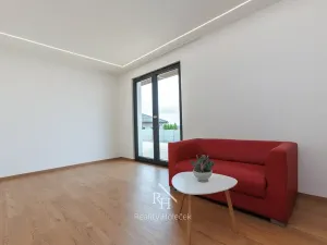 Prodej rodinného domu, Svinaře, Větrná, 156 m2