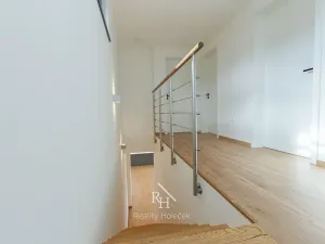 Prodej rodinného domu, Svinaře, Větrná, 156 m2