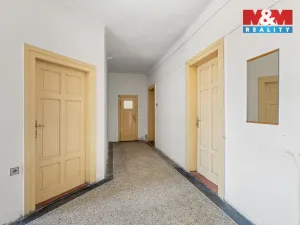 Prodej obchodního prostoru, Louny, Husova, 744 m2