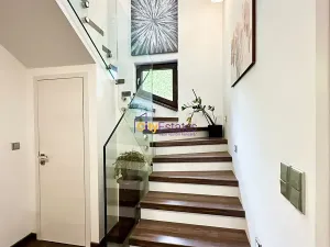 Prodej rodinného domu, Sulice, Luční, 300 m2