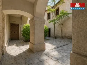 Prodej historického objektu, Zvoleněves, 5000 m2
