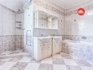 Prodej rodinného domu, Karlovy Vary, Krokova, 280 m2