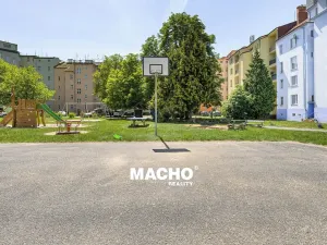 Pronájem bytu 3+1, Plzeň, Politických vězňů, 79 m2