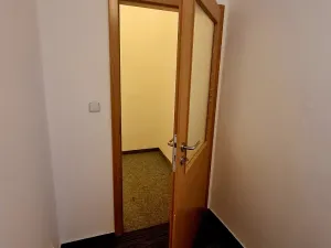 Pronájem komerční, Karlovy Vary, Varšavská, 40 m2