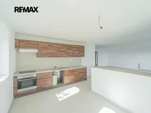 Prodej rodinného domu, Vinařice, 202 m2