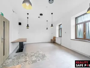 Prodej ubytování, Dobřany, Lipová, 820 m2