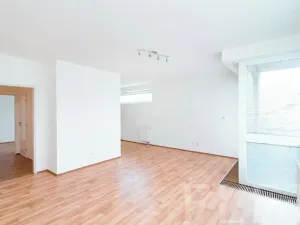 Prodej bytu 2+kk, Praha - Kbely, Pod Nouzovem, 56 m2