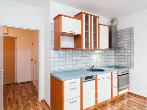Prodej bytu 2+kk, Praha - Kbely, Pod Nouzovem, 45 m2