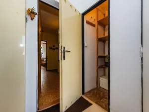 Prodej bytu 2+kk, Praha - Kobylisy, Třeboradická, 47 m2