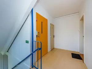 Prodej bytu 2+kk, Praha - Kobylisy, Třeboradická, 47 m2