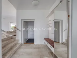 Prodej ordinace, Křižanov, Benešovo náměstí, 530 m2