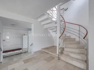 Prodej kanceláře, Křižanov, Benešovo náměstí, 530 m2