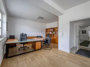 Prodej kanceláře, Křižanov, Benešovo náměstí, 530 m2