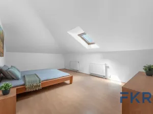 Prodej rodinného domu, Praha - Dolní Počernice, Listopadová, 242 m2