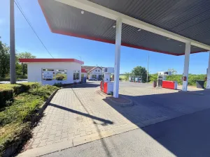 Prodej obchodního prostoru, Kly, 781 m2