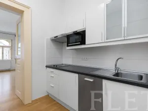 Pronájem bytu 1+1, Praha - Holešovice, Kamenická, 45 m2