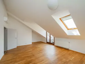 Pronájem kanceláře, Praha - Smíchov, Štefánikova, 168 m2