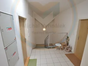 Pronájem bytu 2+kk, Klecany, Nám. Třebízského, 52 m2