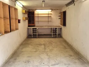 Pronájem garáže, Brno, Řezáčova, 18 m2