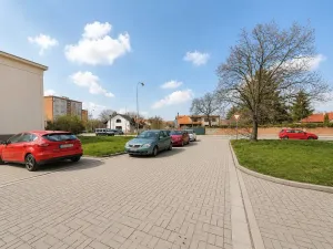 Pronájem ostatní, Kralupy nad Vltavou - Lobeček, Cesta brigádníků