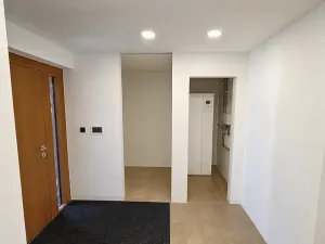 Prodej rodinného domu, Hrdlořezy, 165 m2