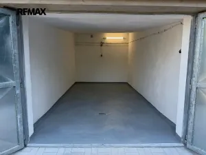 Pronájem garáže, Slaný, Smečenská, 18 m2