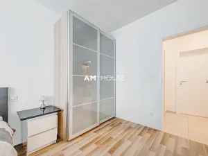 Pronájem bytu 3+kk, Praha - Strašnice, Zvěřinova, 82 m2