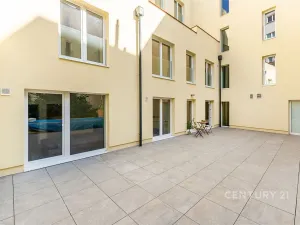 Pronájem bytu 3+kk, Praha, Plzeňská, 100 m2