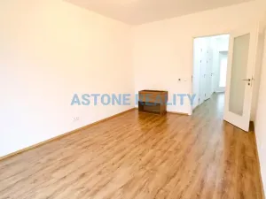 Pronájem bytu 2+kk, Praha - Vršovice, Košická, 69 m2