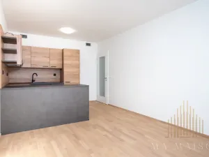Pronájem bytu 2+kk, Praha - Vysočany, Smržových, 58 m2