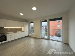 Pronájem bytu 1+kk, Otrokovice, tř. Spojenců, 26 m2
