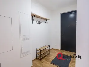 Pronájem bytu 1+kk, Praha - Smíchov, Grafická, 35 m2