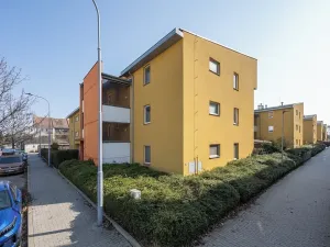 Pronájem garážového stání, Brno, Moutnická, 12 m2