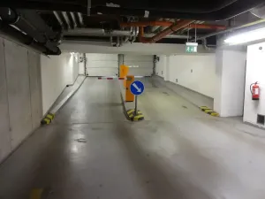 Pronájem garážového stání, Praha - Karlín, Rohanské nábřeží, 15 m2
