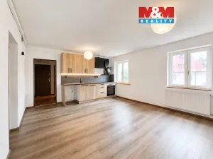 Pronájem bytu 3+1, Kadaň, Obránců míru, 70 m2