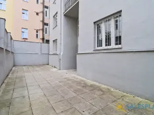Prodej atypického bytu, Praha - Libeň, Pod Labuťkou, 62 m2