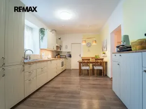 Prodej rodinného domu, Pečky, Pečecká, 140 m2