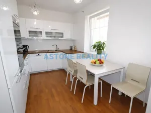 Prodej bytu 2+kk, Praha - Dolní Počernice, Národních hrdinů, 62 m2