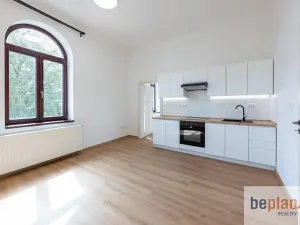Pronájem bytu 2+kk, Lázně Bělohrad, Náměstí K. V. Raise, 62 m2