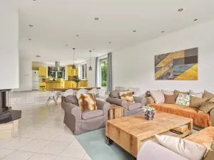 Pronájem rodinného domu, Dolní Břežany, V Úvozu, 420 m2