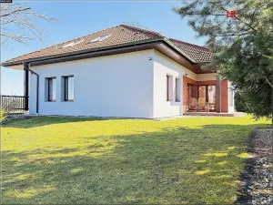 Pronájem rodinného domu, Bystřice, 388 m2
