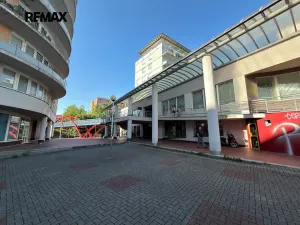 Pronájem restaurace, Praha - Stodůlky, Sluneční náměstí, 105 m2