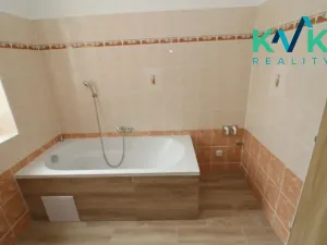 Pronájem bytu 3+1, Karlovy Vary, Šmeralova, 85 m2
