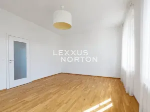 Pronájem bytu 2+kk, Praha - Žižkov, Žižkovo náměstí, 61 m2